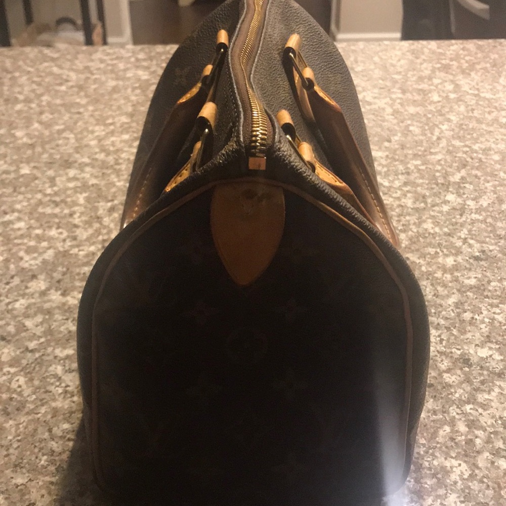 Authentic Louis Vuitton Speedy 25